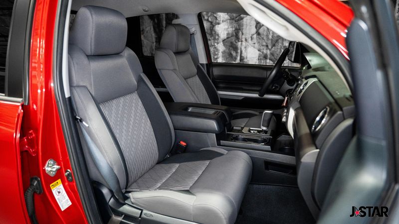 2017 Toyota Tundra SR5 photo 10