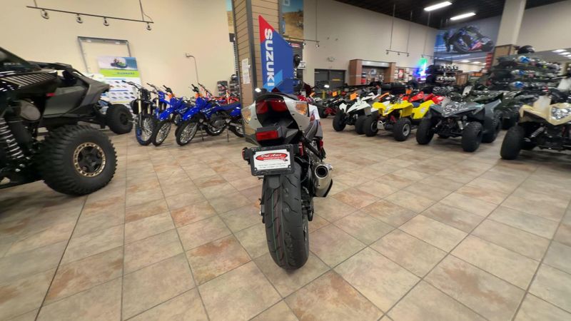 New 2027 Suzuki GSX-R750 Image 8