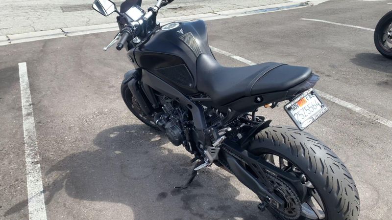 Used 2022 Yamaha MT-09 Image 5