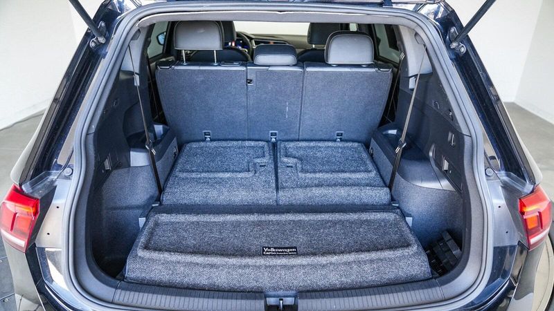 2023 Volkswagen Tiguan 2.0T SE R-Line BlackImage 26