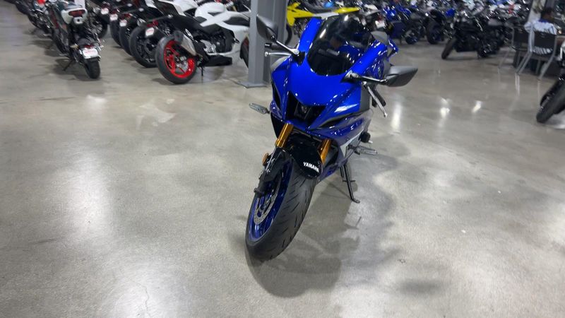 New 2025 Yamaha YZF-R7 Image 3