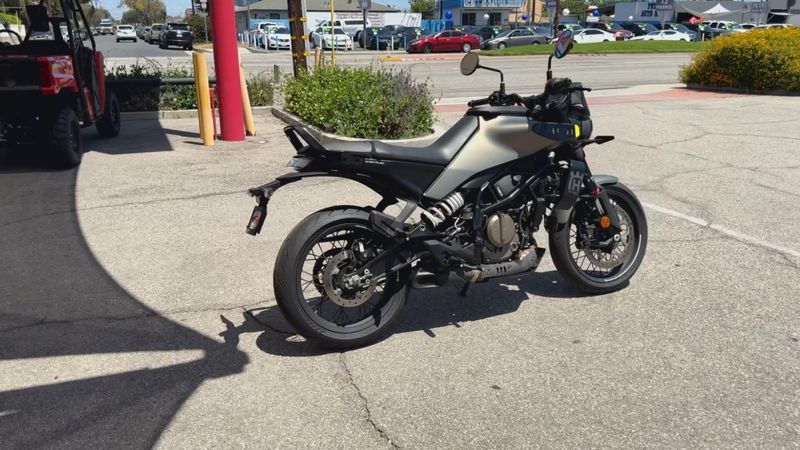 Used 2024 Husqvarna SVARTPILEN 401 Image 9