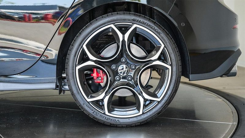 New 2025 Volkswagen Golf GTI AutobahnImage 9