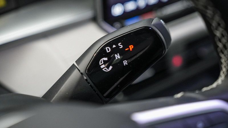 New 2025 Volkswagen Tiguan 2.0T SEImage 20