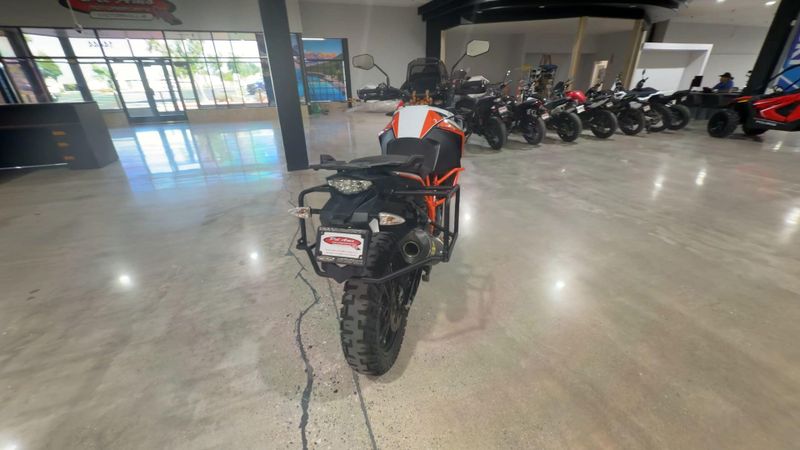 Used 2020 KTM 1290 SUPER ADVENTURE R  in a WHITE/ ORANGE exterior color. Victorville Del Amo Motorsports 760-241-7387 delamomotorsportsofvictorville.com 
