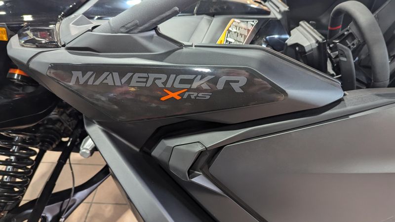 2025 Can-Am MAVERICK R MAX X RS 999T DCT TRIPLE BLACKImage 10