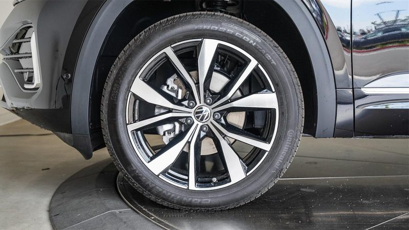 New 2025 Volkswagen Atlas 2.0T SEL Premium R-LineImage 10