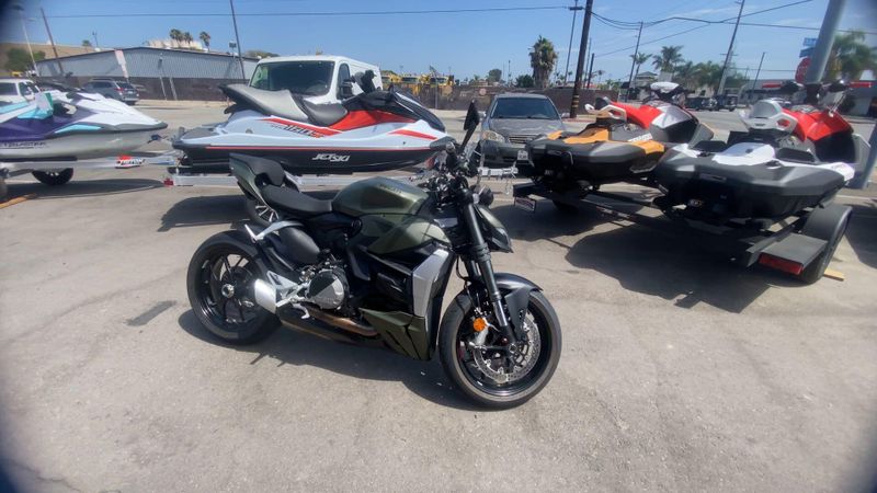 Used 2025 Ducati STREETFIGHTER V2 Image 6