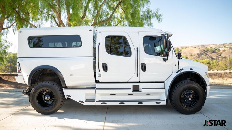 2016 Freightliner M2 106 Sport Chassis photo 12
