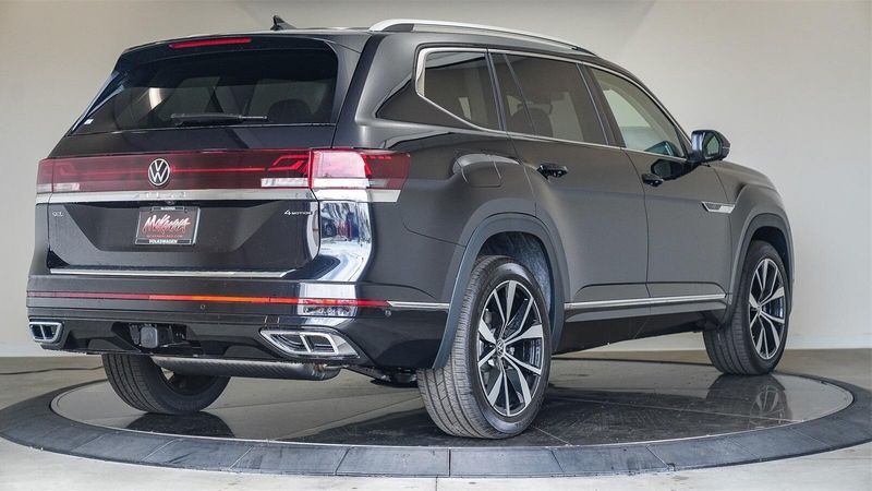 New 2025 Volkswagen Atlas 2.0T SEL Premium R-LineImage 4