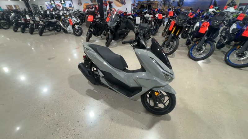 New 2026 Honda PCX ABS Image 9