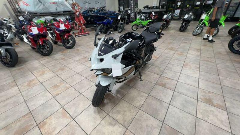 New 2026 Kawasaki NINJA ZX-6R Image 8