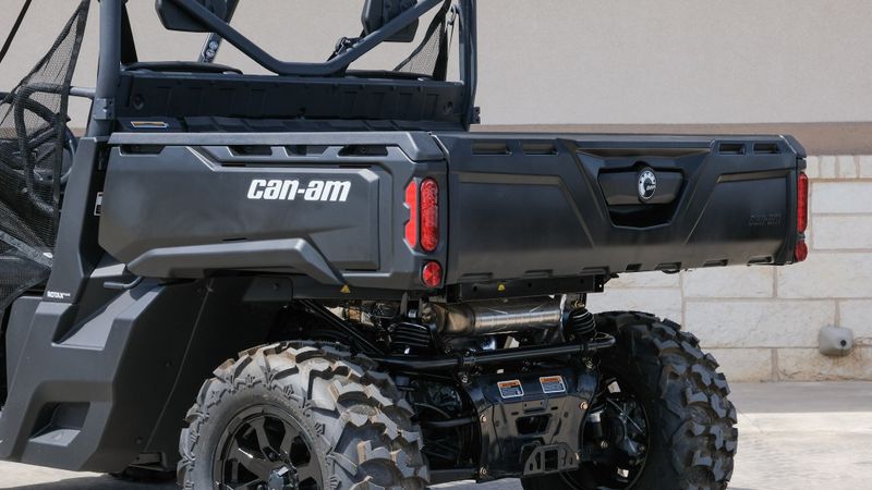 2023 CAN-AM Defender DPS HD9Image 14