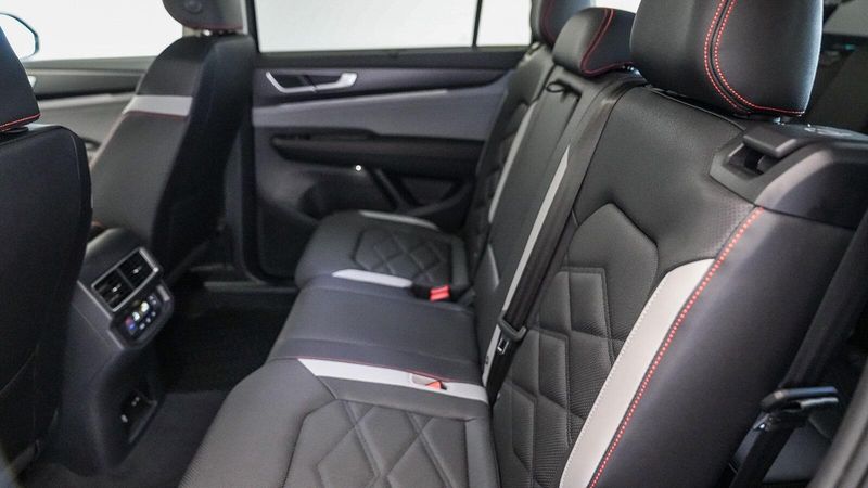New 2025 Volkswagen Atlas 2.0T Peak EditionImage 18