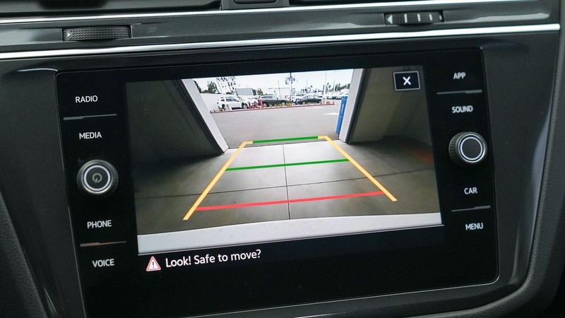 2022 Volkswagen Tiguan 2.0T SEImage 23