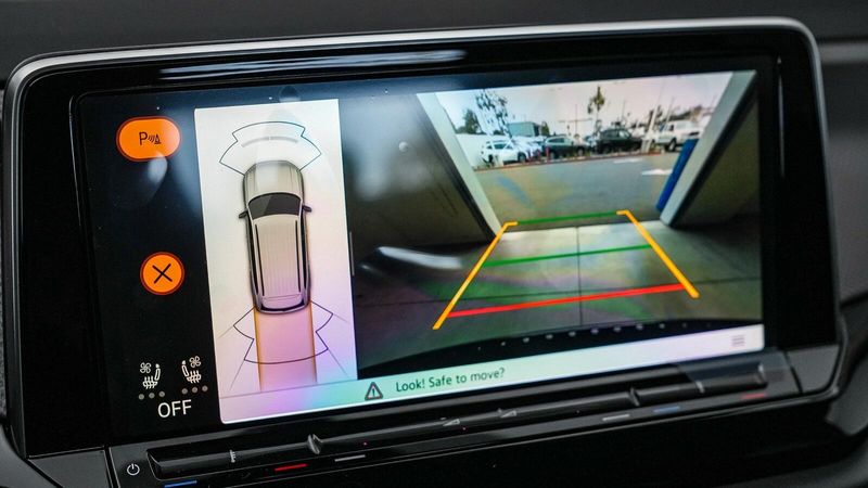 New 2025 Volkswagen Atlas 2.0T Peak EditionImage 24