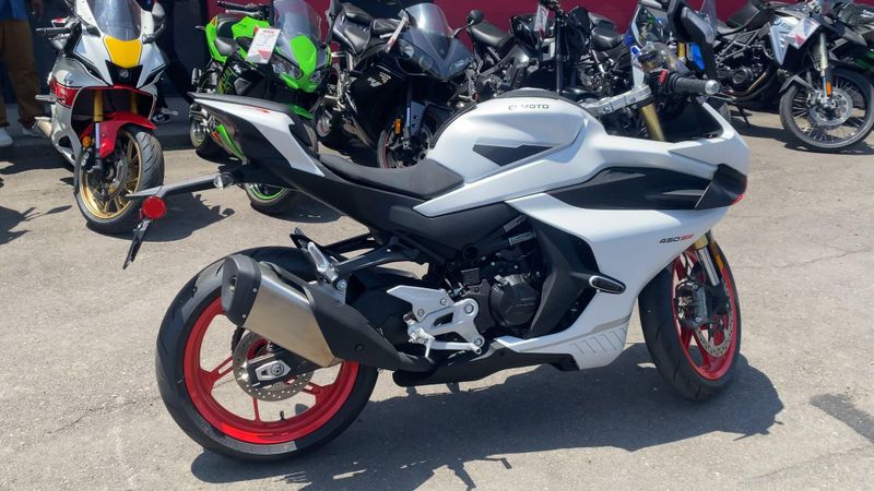 Used 2025 CFMOTO 450SS Image 4