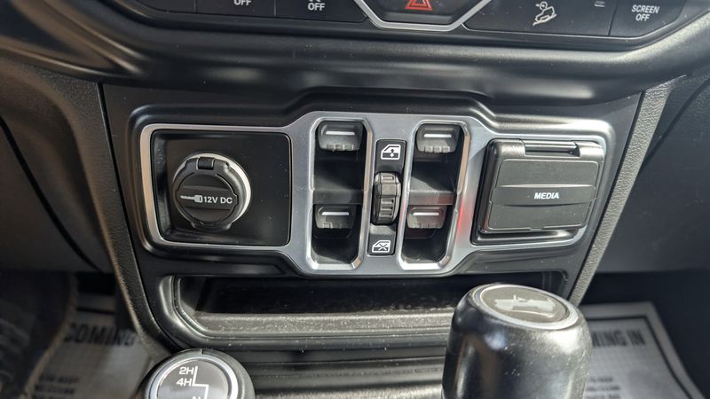 Used 2020 Jeep Wrangler Unlimited Sahara AltitudeImage 25