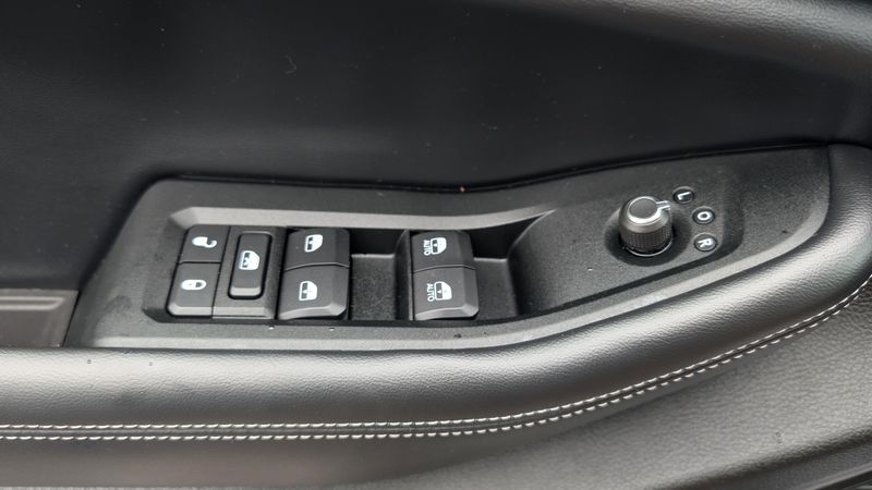 New 2025 Jeep Grand Cherokee Laredo 4x4Image 23