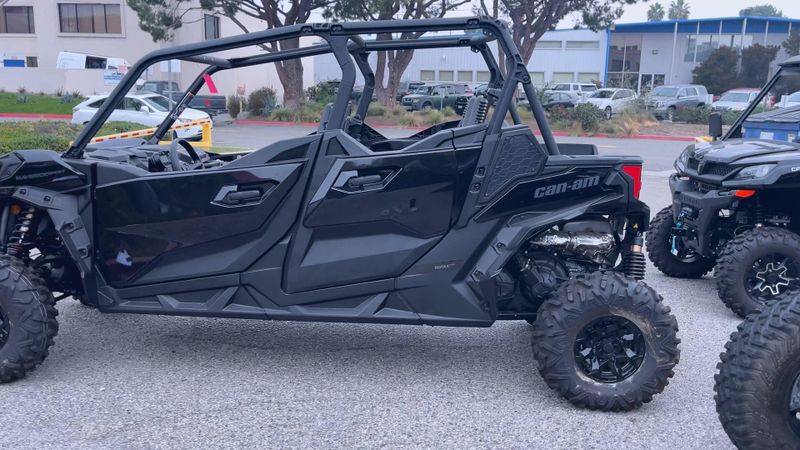New 2025 Can-Am MAVERICK SPORT MAX DPS 1000R Image 9