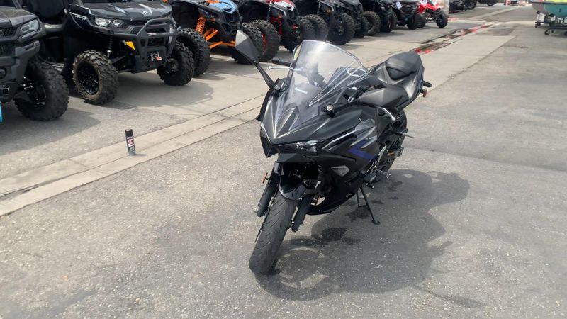 Used 2025 Kawasaki Ninja 500 SE ABS Image 4