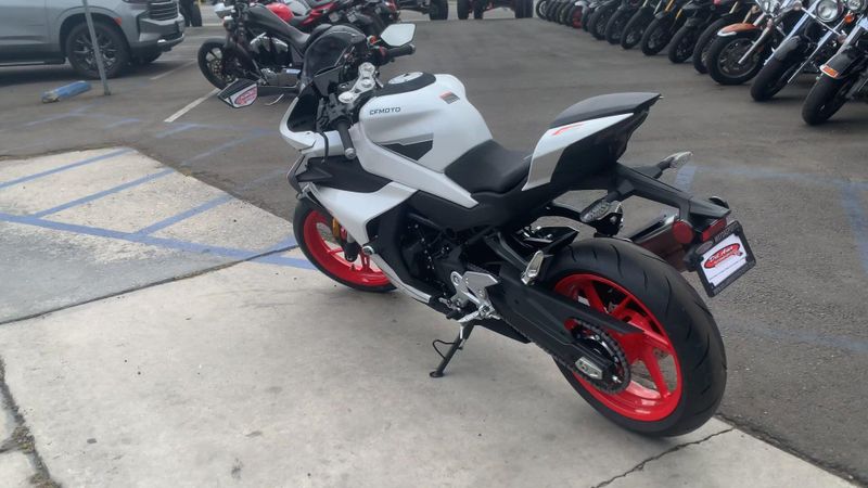 New 2025 CFMOTO 450SS Image 2