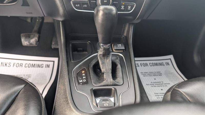 Used 2021 Jeep Cherokee Latitude PlusImage 26