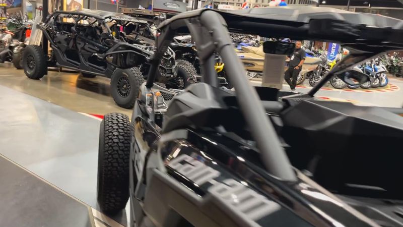 New 2025 Can-Am MAVERICK X3 X RS TURBO RR SMART-SHOX Image 9