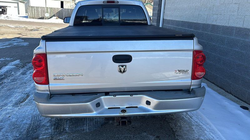 2007 Dodge Dakota SLTImage 4