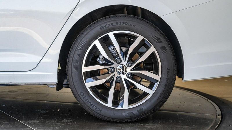 New 2025 Volkswagen Jetta 1.5T SEImage 9