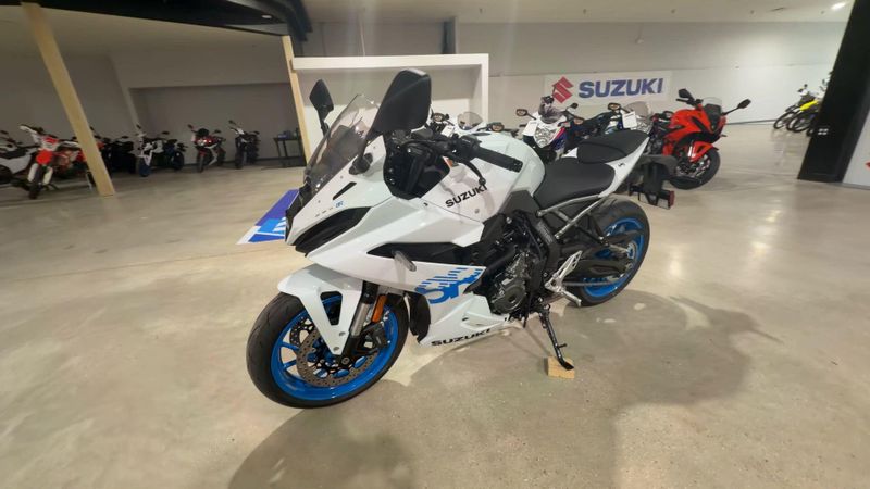 New 2026 Suzuki GSX-8R Image 5