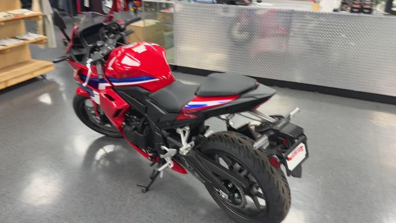 New 2025 Honda CBR500R ABS Image 7