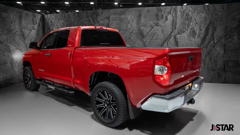 2017 Toyota Tundra SR5 photo 22