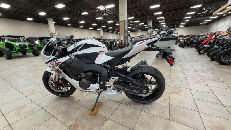 New 2026 Honda CBR1000RR Image 6