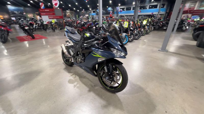Used 2023 Kawasaki NINJA ZX-6R ABS Image 2