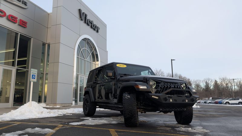 Used 2021 Jeep Wrangler Unlimited Sport AltitudeImage 3