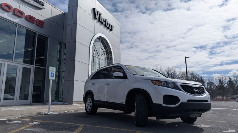 Used 2013 Kia Sorento LXImage 3