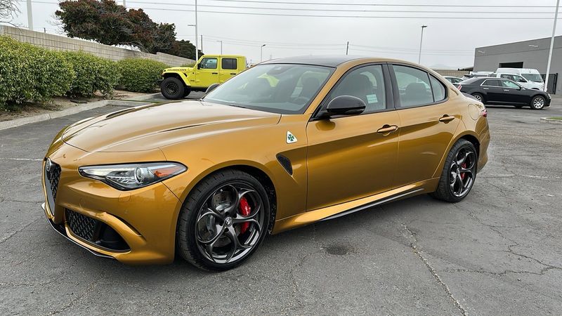 2023 Alfa Romeo Giulia Quadrifoglio RwdImage 8