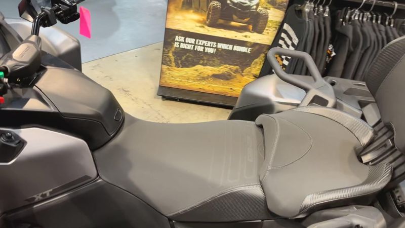 New 2026 Can-Am OUTLANDER MAX XT 1000R Image 3