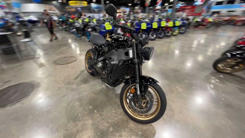 Used 2025 Yamaha XSR900 Image 2