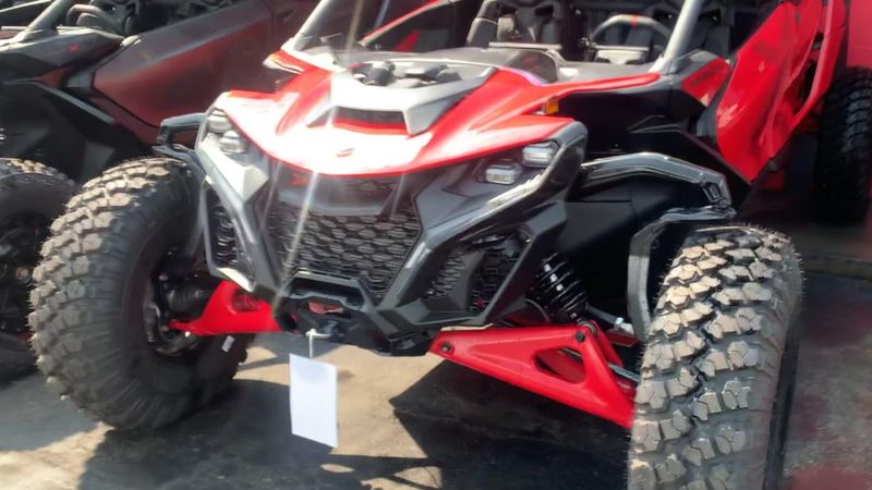 New 2025 Can-Am MAVERICK R MAX X 999T DCT Image 4