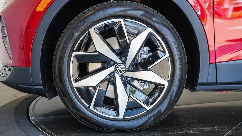 New 2025 Volkswagen ID.4 Pro SImage 10