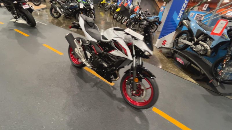 New 2026 Kawasaki Z500 SE ABS Image 2