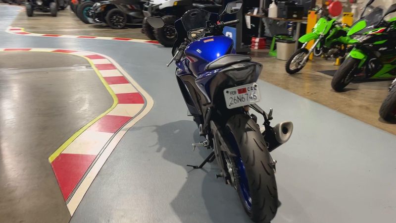 2024 Yamaha YZF-R3 ABS Image 2