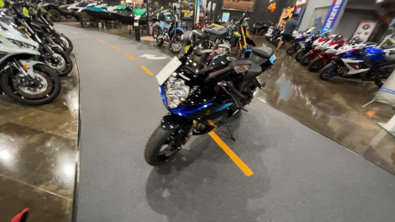 New 2027 Suzuki GSX-R750 Image 4