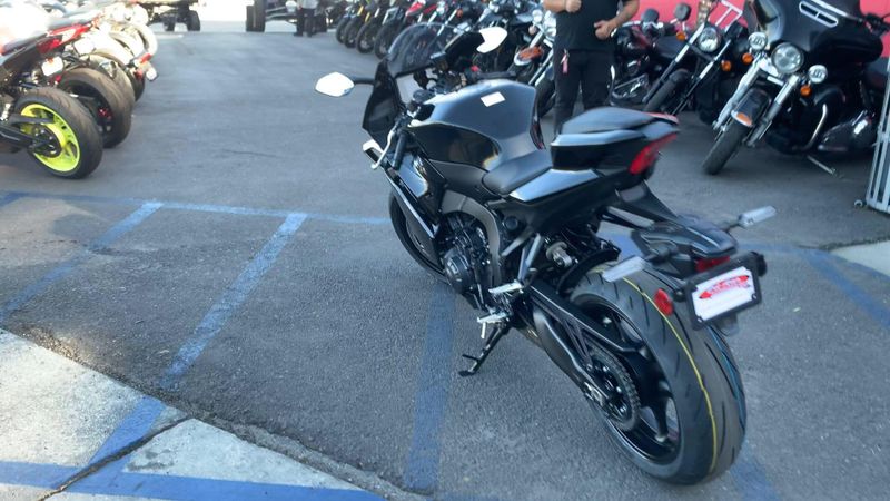 New 2025 Yamaha YZF-R9 Image 7