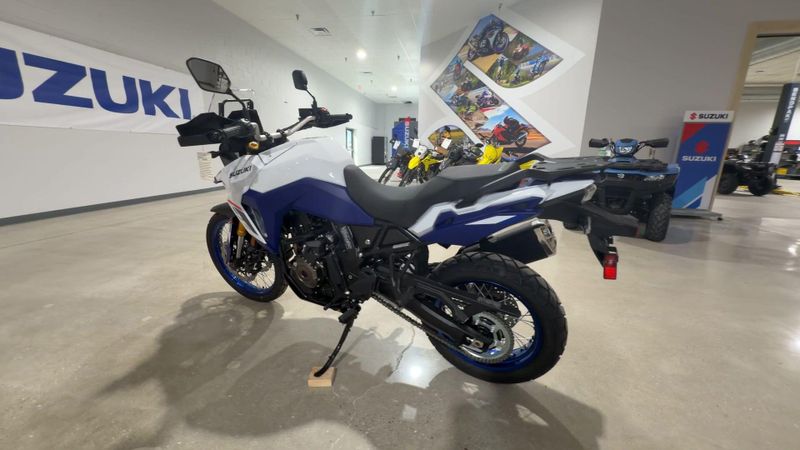 New 2026 Suzuki V STROM 800DE Image 2