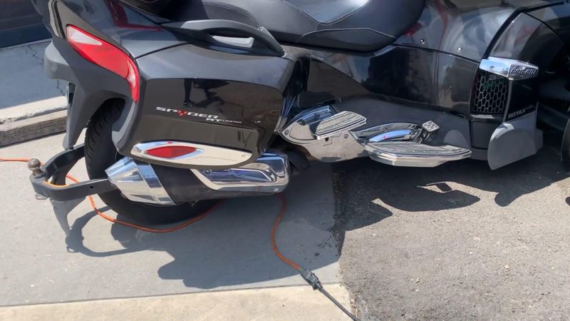 Used 2015 Can-Am SPYDER RT Image 9