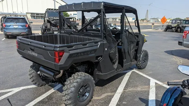 2025 POLARIS RANGER CREW 1000 PREMIUM GRANITE GRAY in a GRANITE GRAY exterior color. Family PowerSports (877) 886-1997 familypowersports.com 