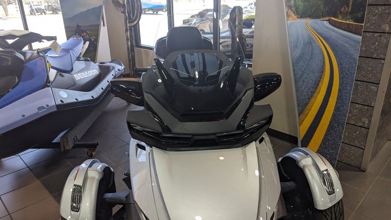 2024 Can-Am SPYDER RT LIMITED HYPER SILVERImage 12